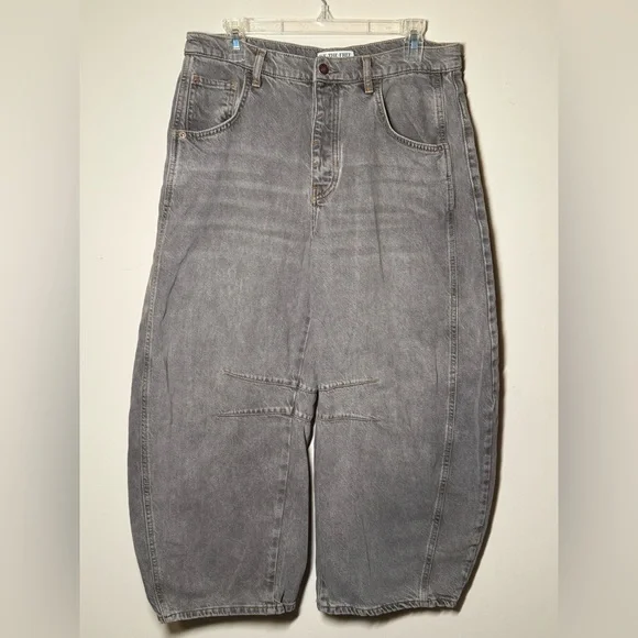 WE THE FREE Good Luck Five-Pockets Balloon-Leg Mid-Rise Denim-Blend Jeans sz 30
